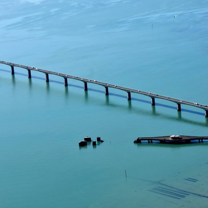 De brug van het île d’Oléron en de oesterkwekerijen © FDHPA 17